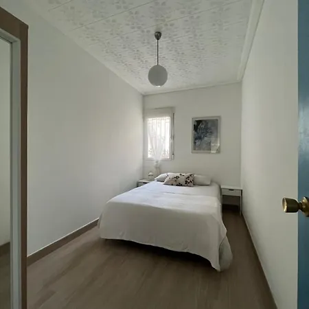 Modernized 3-Bedroom Flat 500M To The Beach Valencia Exterior photo