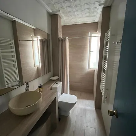Modernized 3-Bedroom Flat 500M To The Beach Valencia Exterior photo